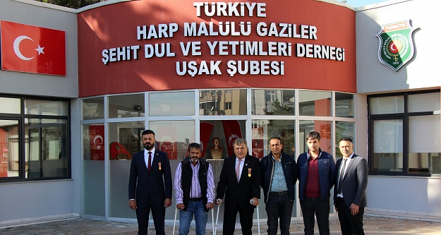Uşak'ta gaziler ve şehit aileleri, İYİ Parti Kocaeli Milletvekili Lütfü Türkkan'ı kınadı